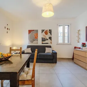 tarzana-11-apartment-cala-di-palermo.palermohotels.org/